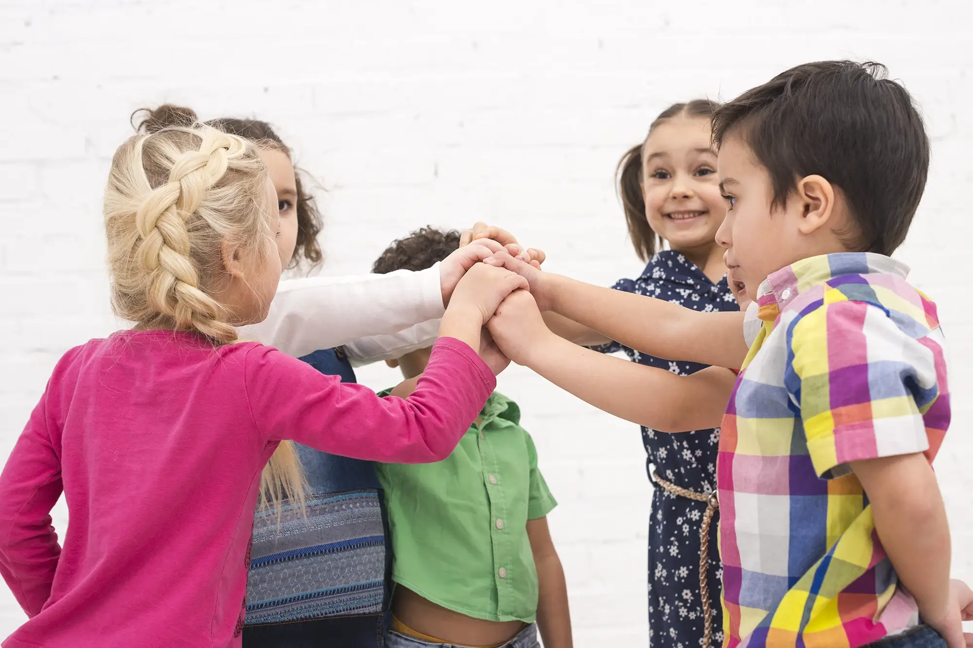 Crianças participando das dinâmicas de volta as aulas.